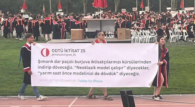 ODTÜ'lüler yine sözünü esirgemedi: İşte yıllarca unutulmayacak atarlı giderli pankartlar 24